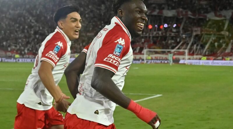 Huracán le ganó a San Lorenzo con un nueve que es cosa seria, Jordy Caicedo