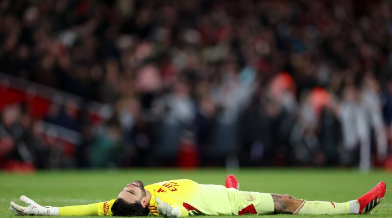 Premier League: Arsenal ganó con el último aliento y se escapó arriba