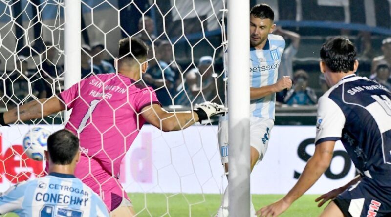 Racing hizo los deberes en la Copa Argentina y superó bien a San Martín de Formosa