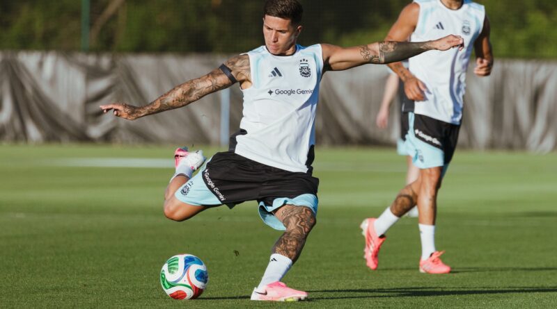 Entrena la Selección en Kansas y Scaloni define el equipo para los amistosos